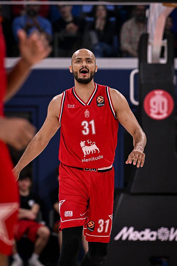 Shields contro il Maccabi