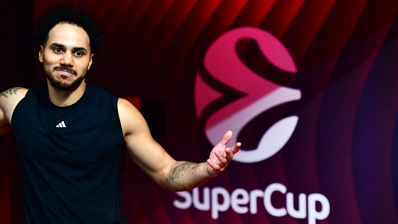 Shane Larkin con la maglia del Fener, Pervagaste impossibile ed invece...