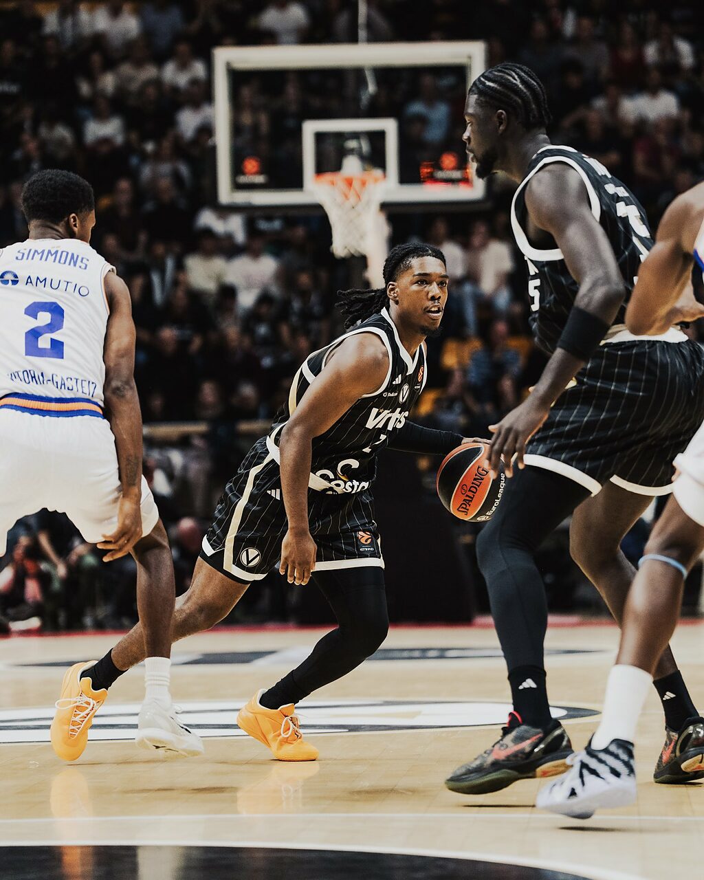 Marcus Carr in azione con la Virtus