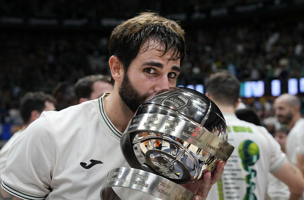 Ricky Rubio torna a vincere un trofeo con la Penya dopo 18 anni