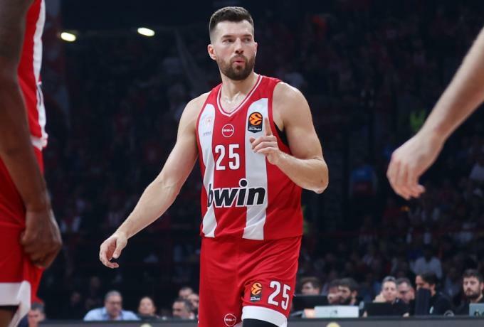 Alec Peters, ufficialmente milanese