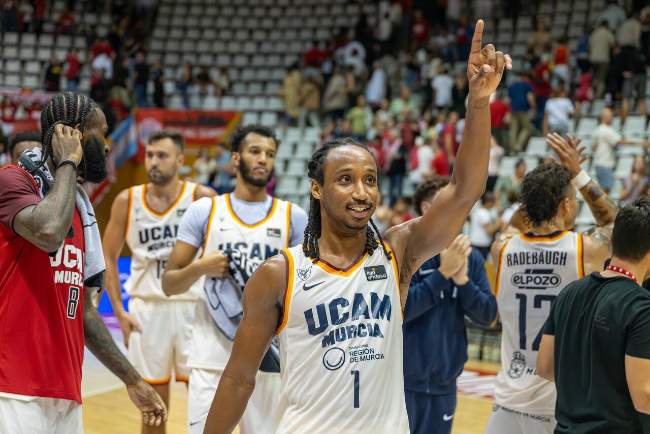 Forrest festeggia dopo la vittoria su Girona