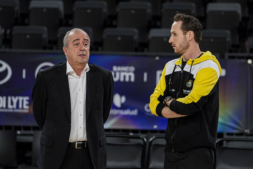 Xtus Vidorreta, Coach di Tenerife, con Marcelinho Huertas