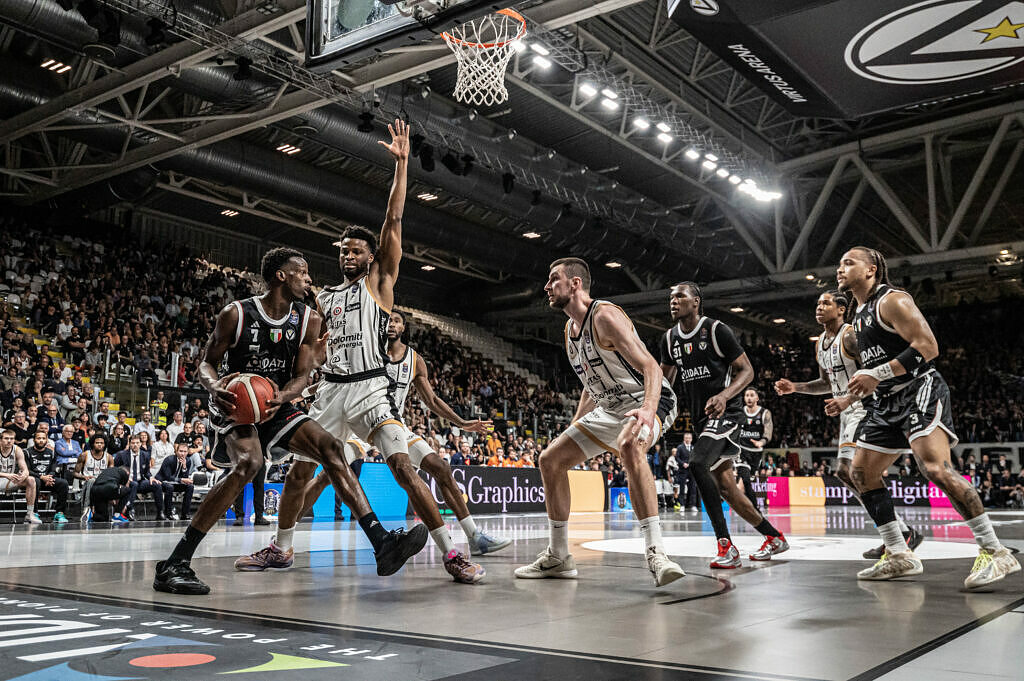 Virtus Olidata Bologna vs Trento ai Playoff