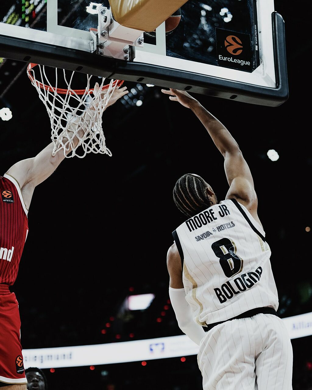 Wendell Moore Jr. in azione con la Virtus
