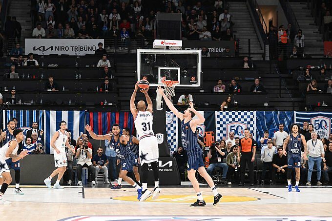 Shields tira difeso da Osmani