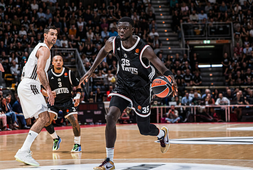 Momo Diouf in azione con la Virtus