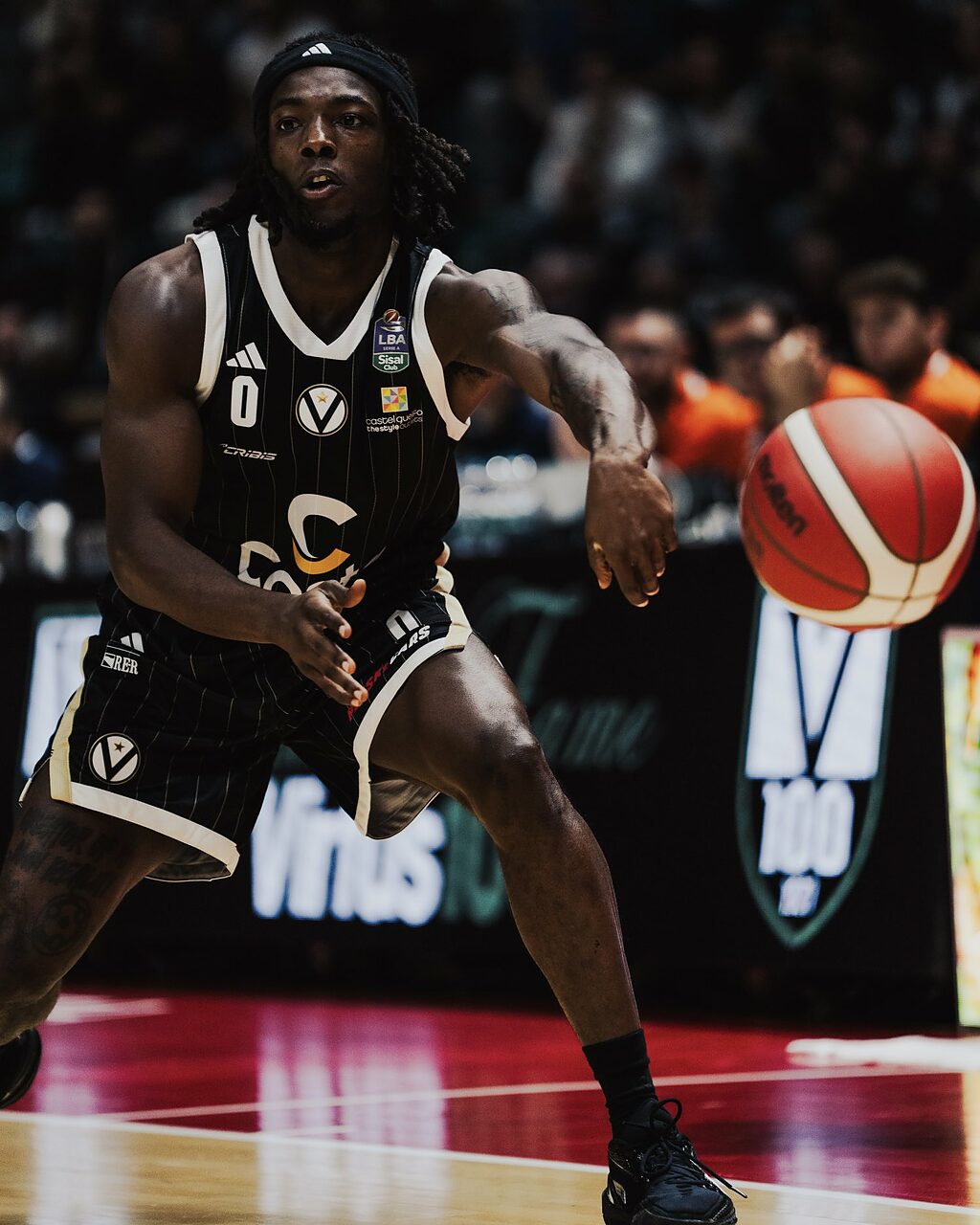 Rasheed Bello in azione con la Virtus