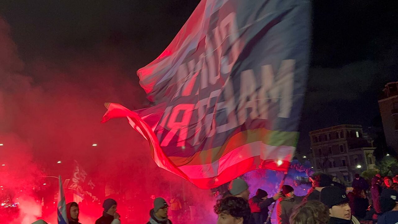 Bandiera Lazio a Piazza della Libertà