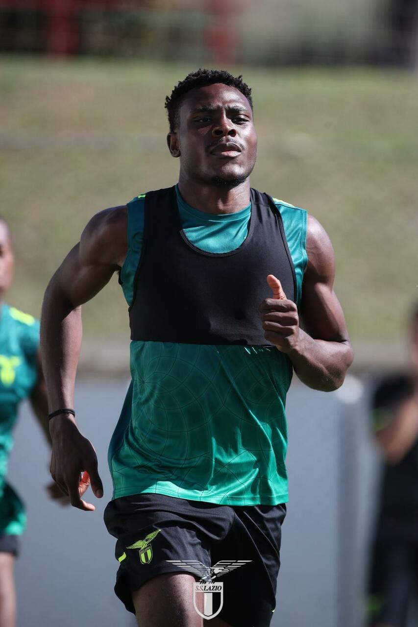 Dele-Bashiru in allenamento a Formello