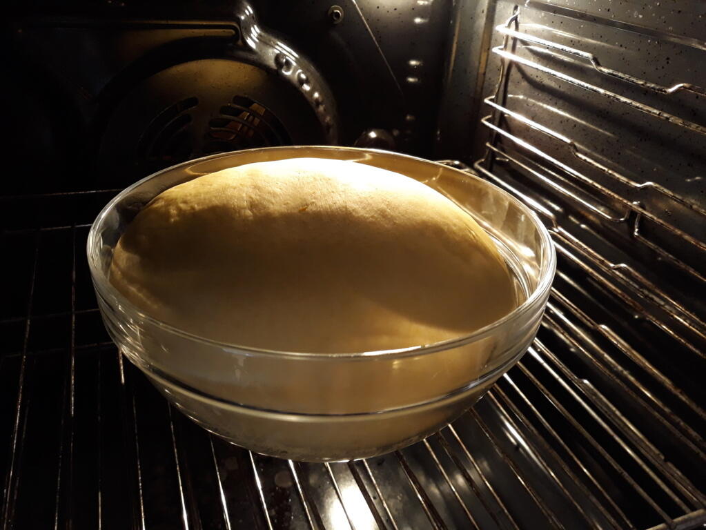 impasto in lievitazione raddoppiato
