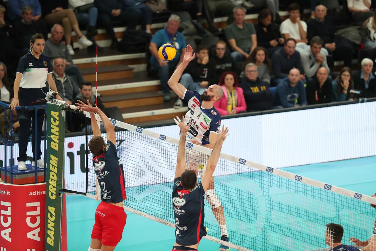 Superlega: Trento supera Taranto 3-0 grazie alla spinta dal trio di palla alta