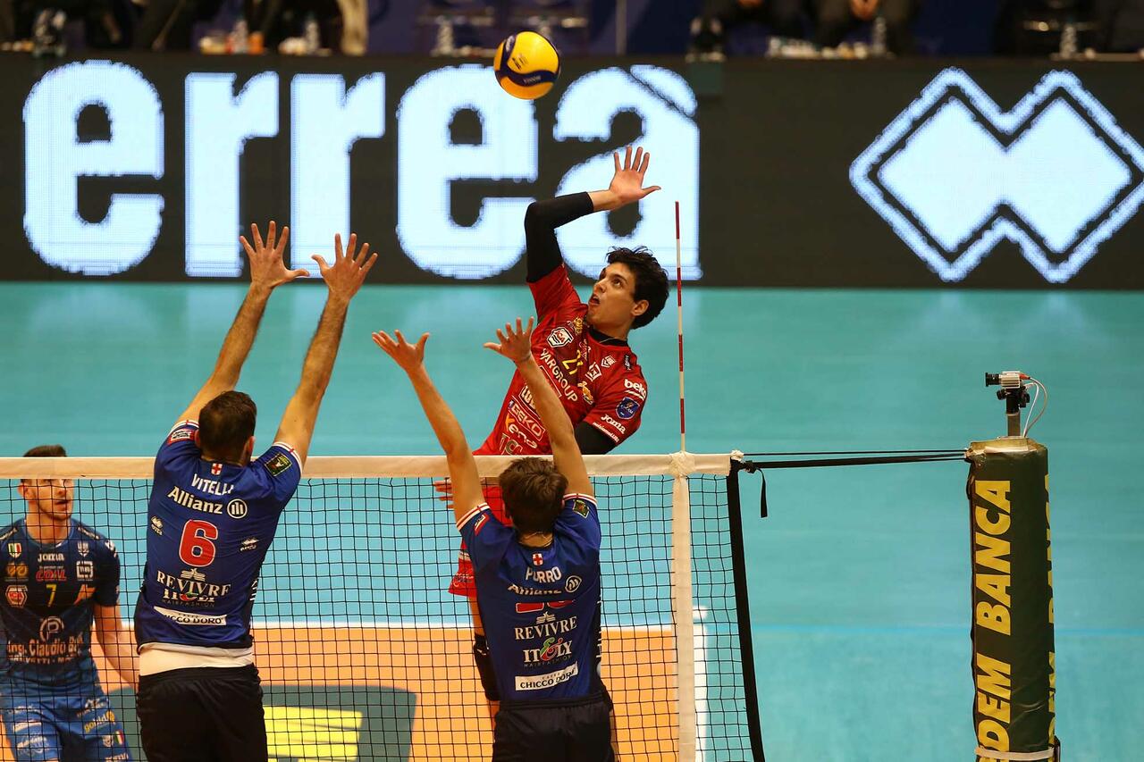 Superlega: Civitanova vince il posticipo. 3-1 contro Milano. Bottolo MVP