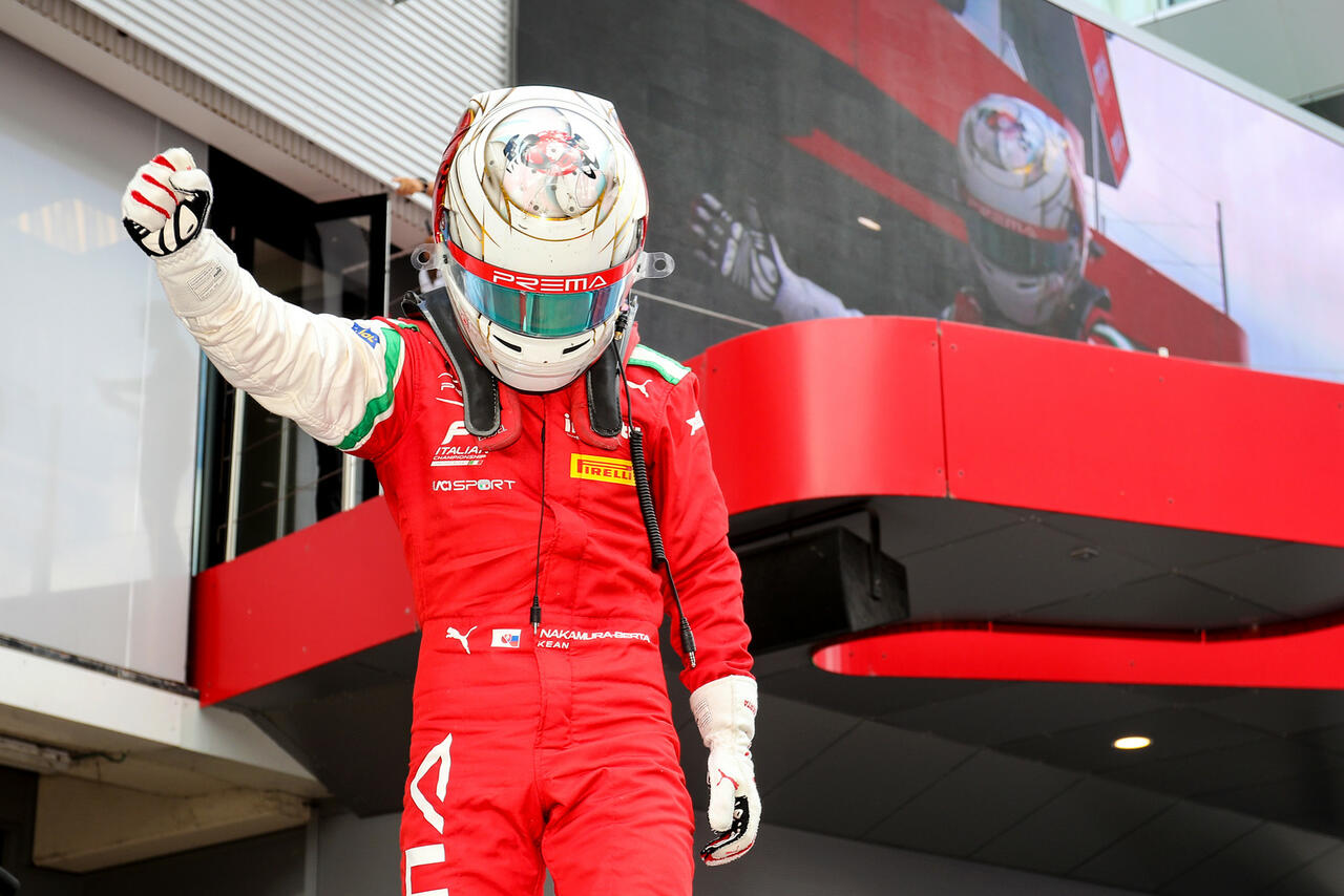 Nakamura vincitore gara 1 a Barcellona