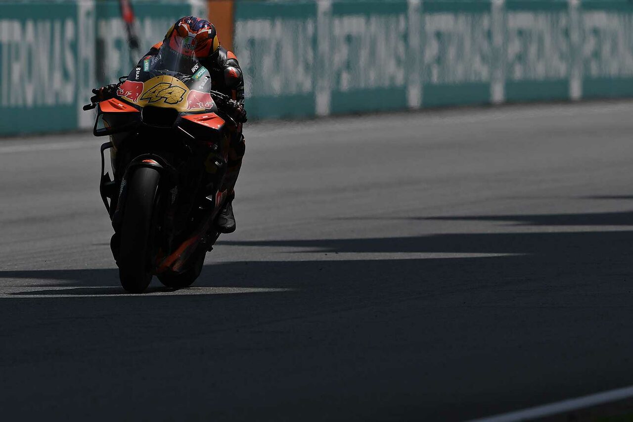 Pol Espargaro in pista a Sepang