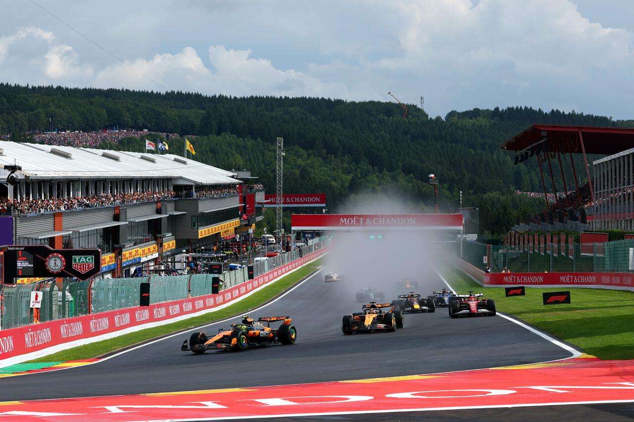 Lo start del GP Belgio dopo la SC