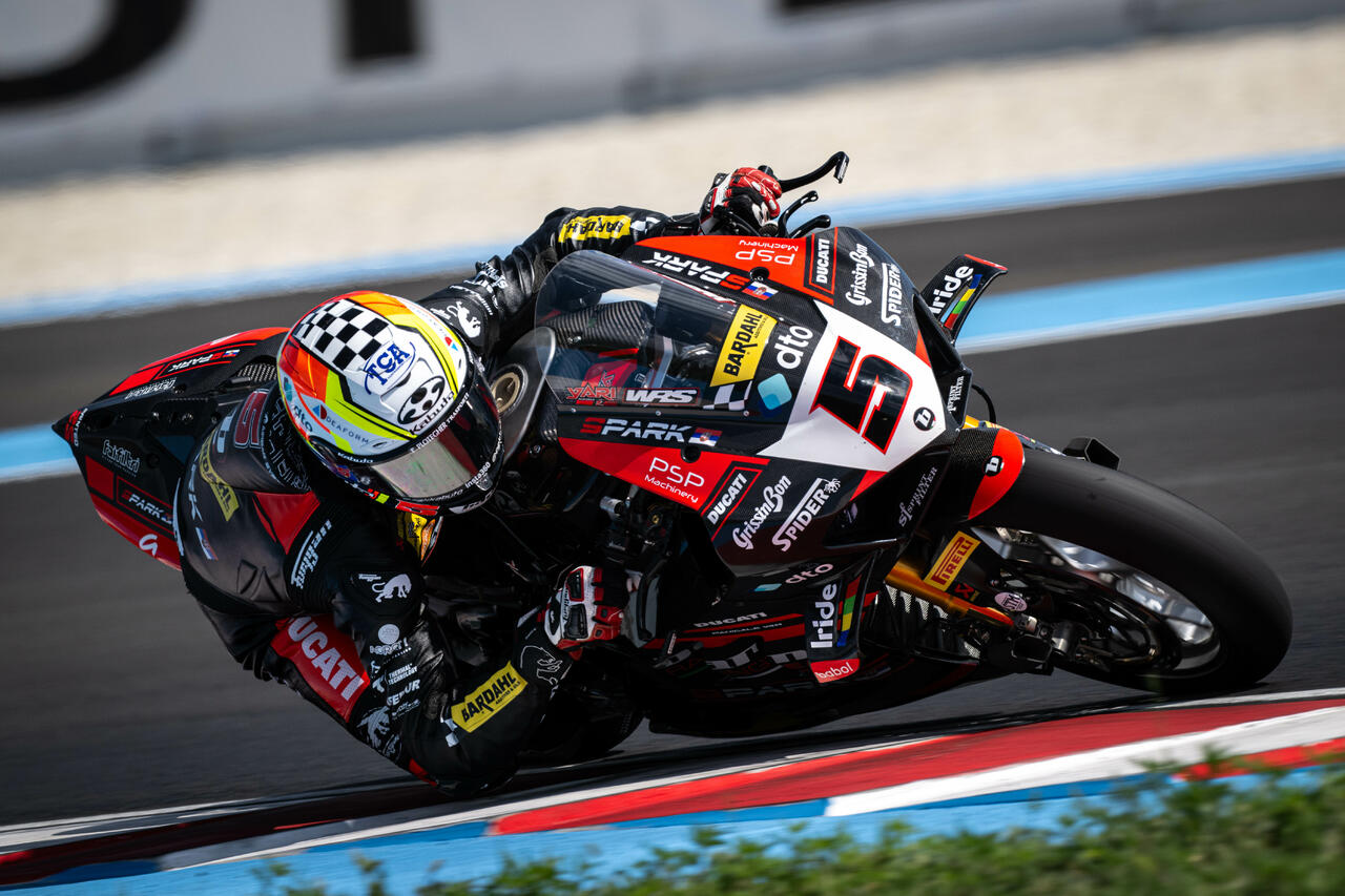 yari montella in pista