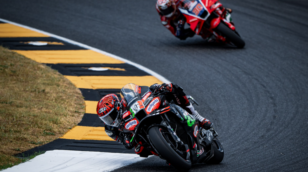 Lorenzo Savadori in pista al mugello 2025