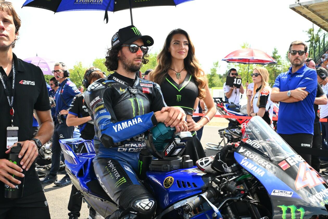Alex Rins nel pre gara di Brno