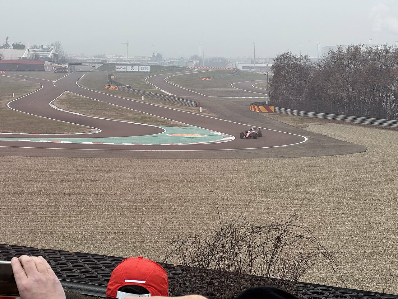 Il primo giro di Leclerc a Fiorano con la SF-26