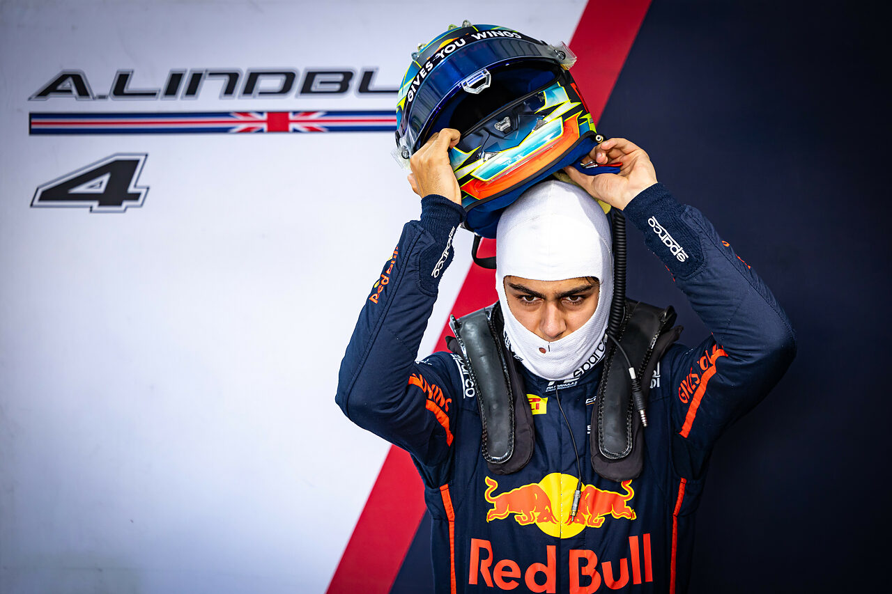  Arvid Lidnblad FIA F2 Red Bull Junior 2025