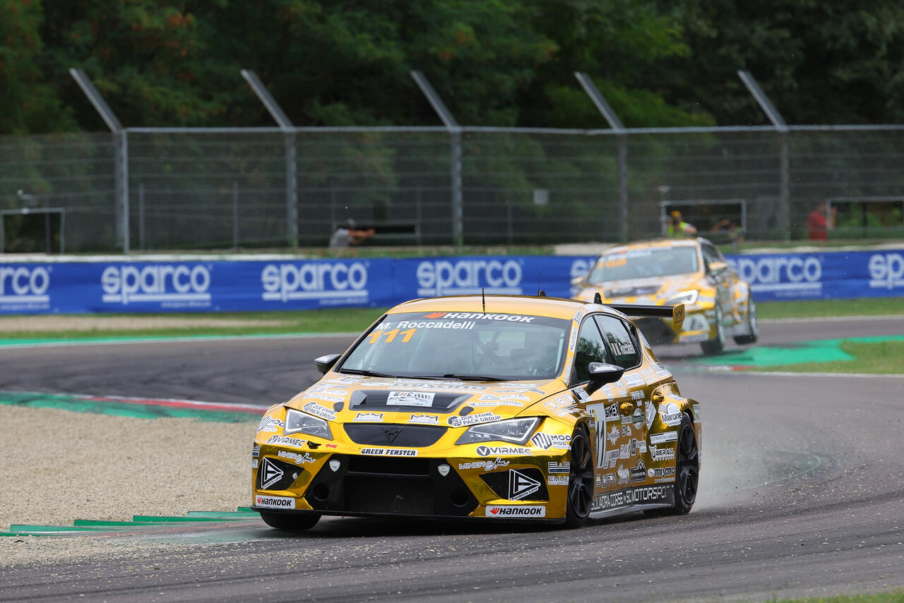 Matteo Roccadelli in azione a Imola