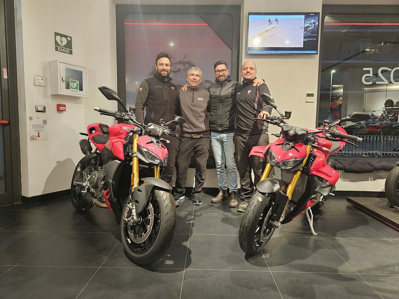 On The Road Test Ducati Streetfighter V2 V4 4