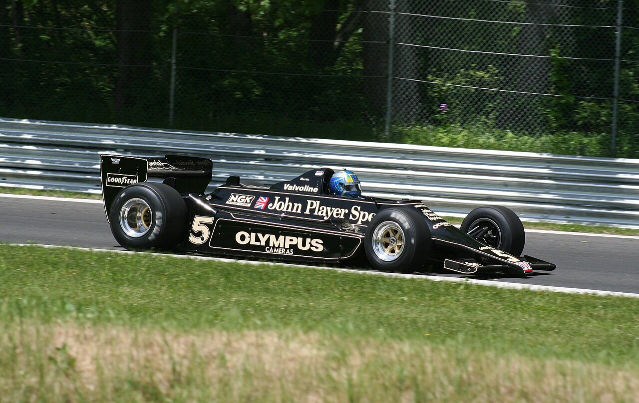 Credits: Mike Powell from United States - Lotus 79 at Lime Rock - 3, CC BY-SA 2.0, https://commons.wikimedia.org/w/index.php?curid=6890616
