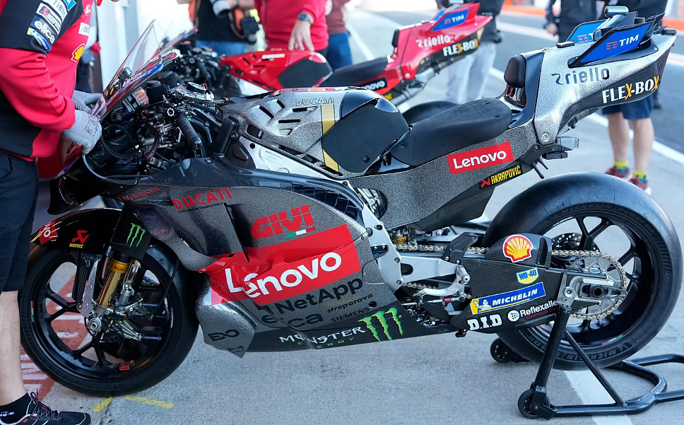 livrea test ducati valencia 2025