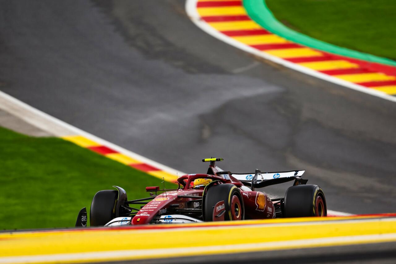 Hamilton Ferrari Eau Rouge GP Belgio F1 2025