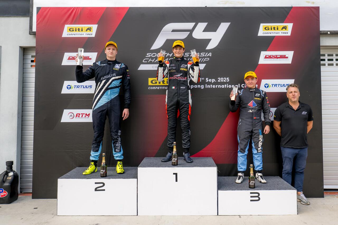 Maccagnani sul gradino più alto del podio a Sepang al debutto nella F4 SEA