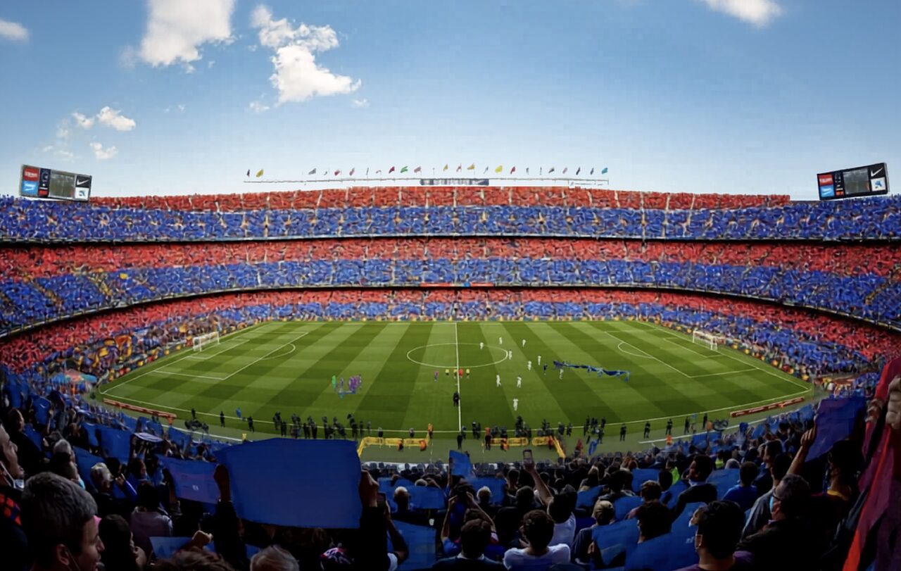 Camp Nou, 105 places, plus grand stade d'Europe