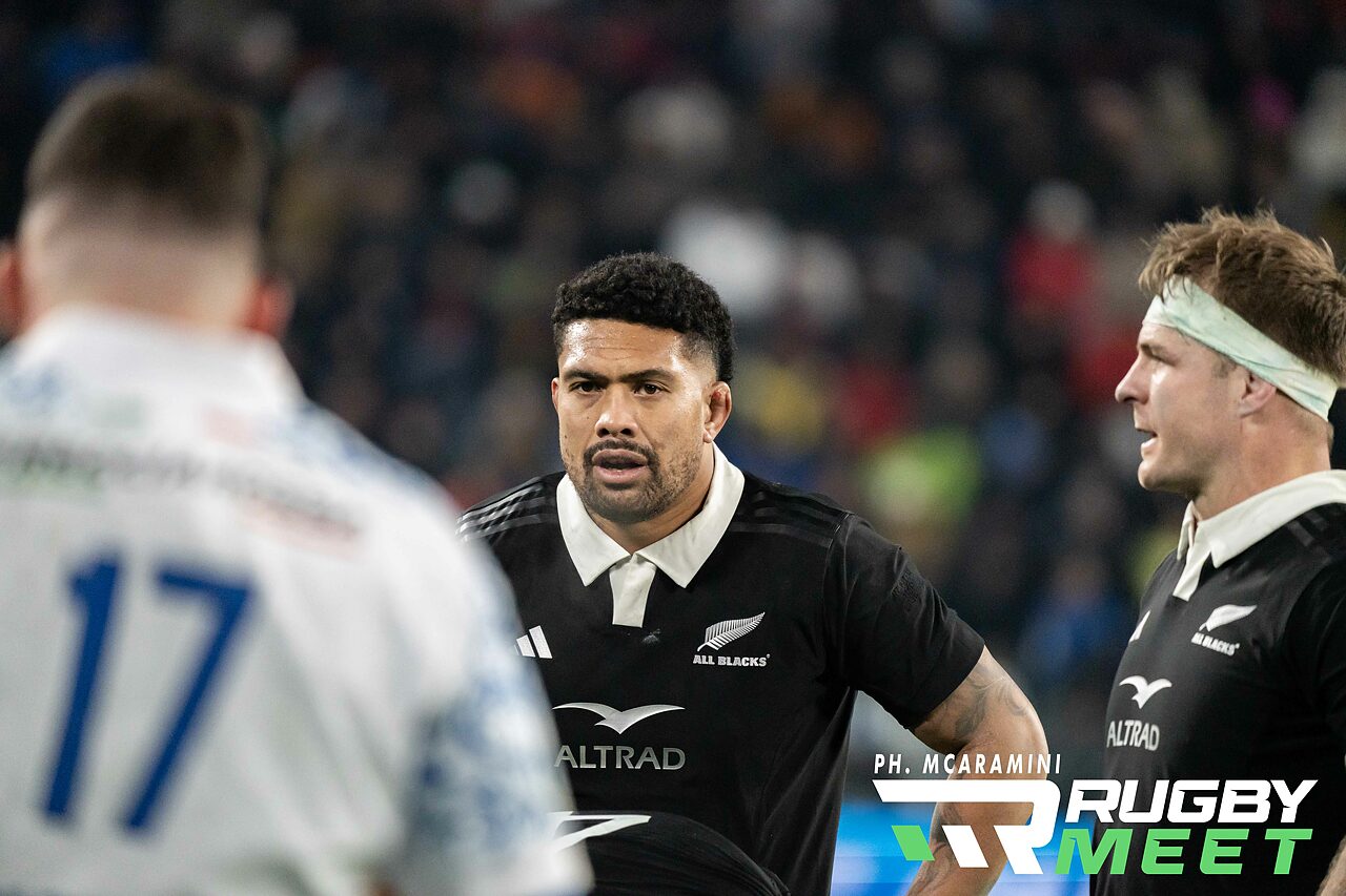 Ardie Savea durante Italia - All Blacks