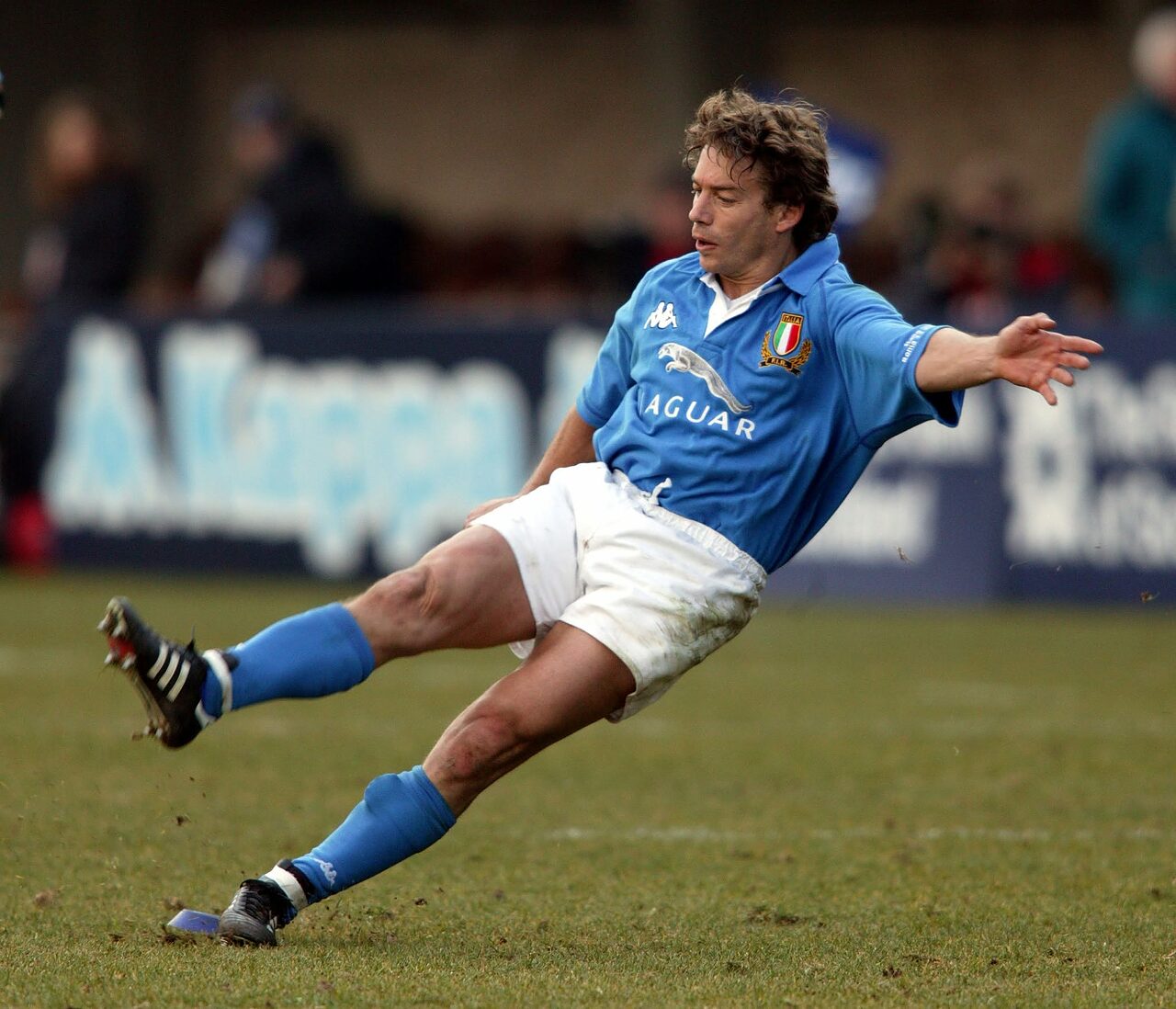 Diego Dominguez al calcio piazzato durante il 6 Nazioni