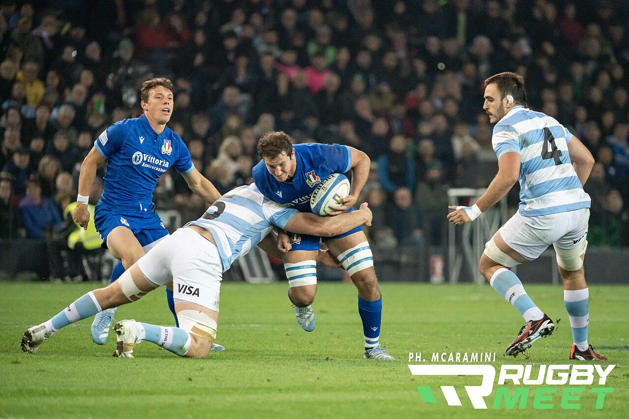 Michele Lamaro in azione, al suo fianco Paolo Garbisi