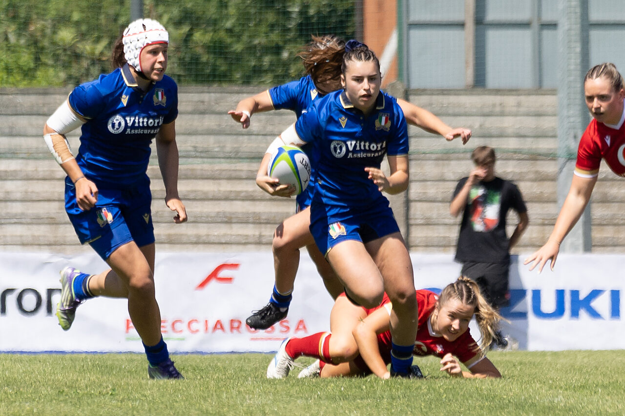 Una azione di Italia - Galles categoria U12 femminile