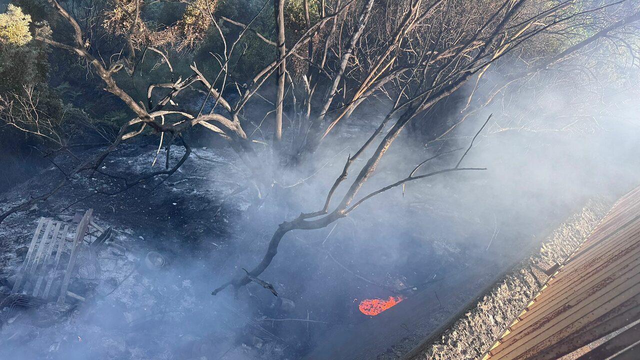 Tracce dell'incendio a Laurigano