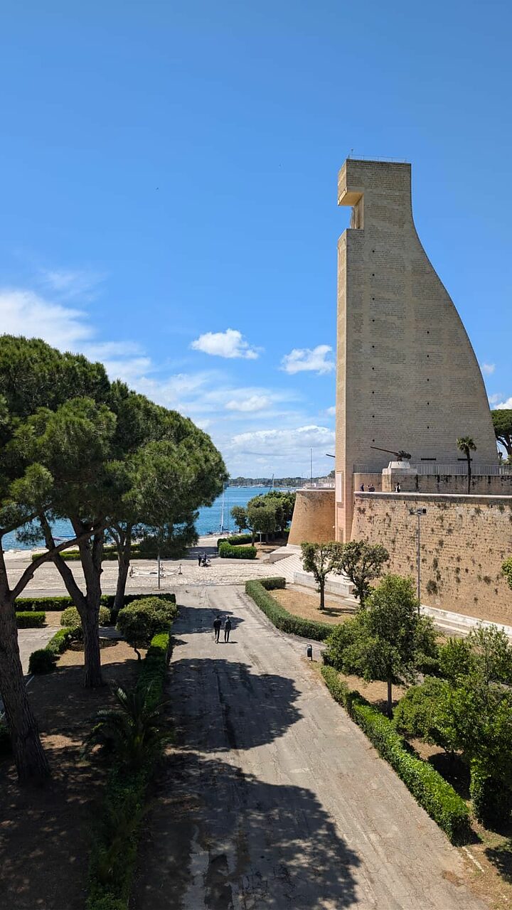 monumento marinaio brindisi