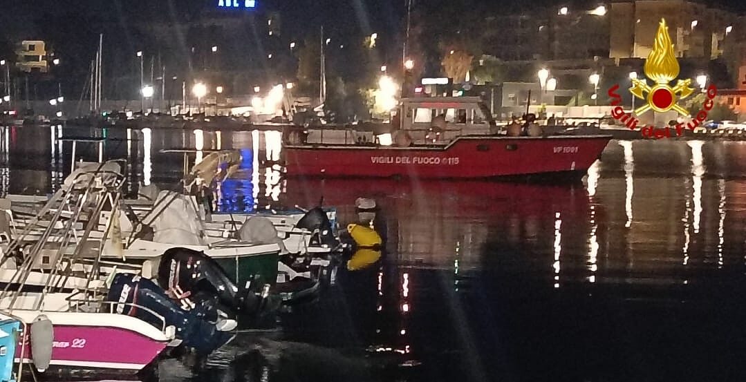 imbarcazione vigili del fuoco