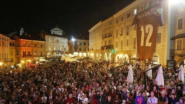 Presentazione ufficiale squadra in Piazza Maggiore, 14 agosto 2013.
