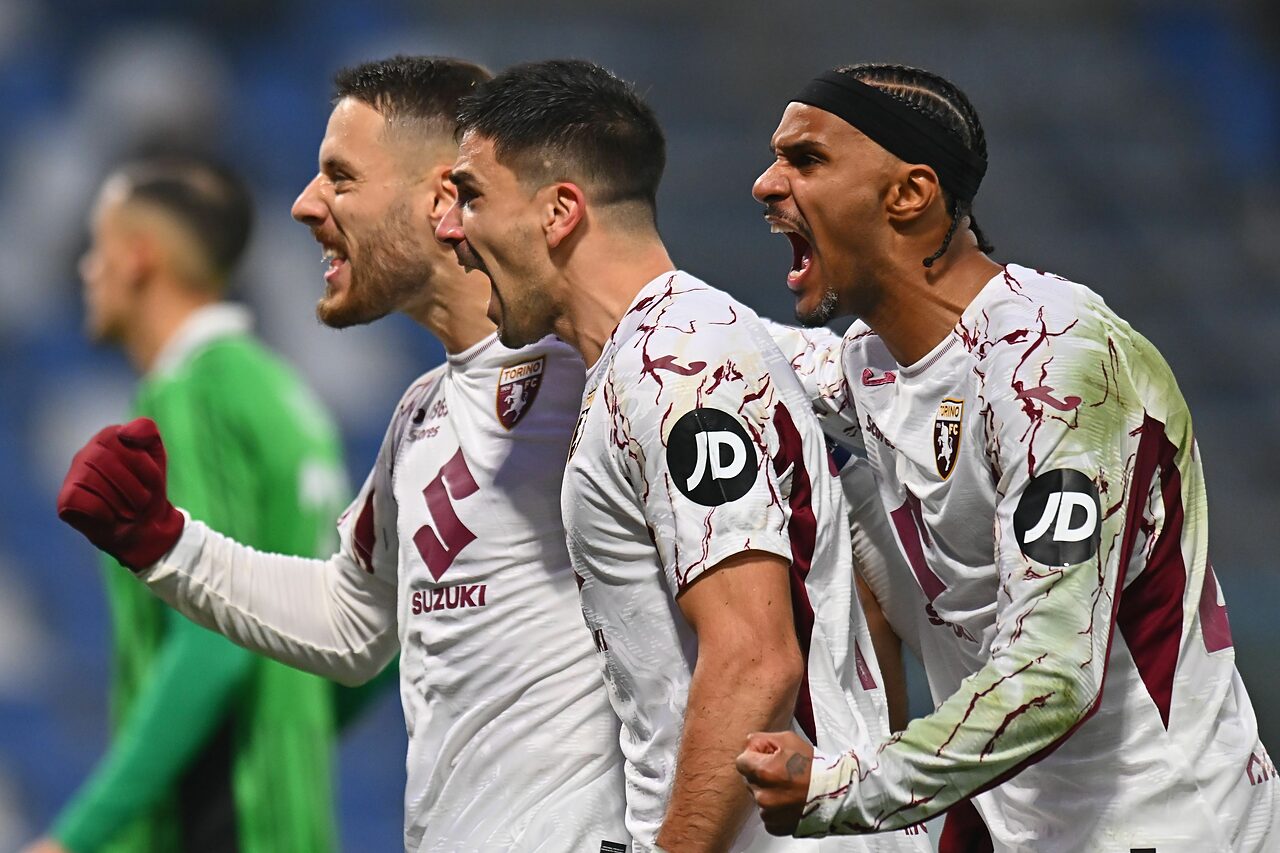 vlasic-simeone-lazaro esultanza