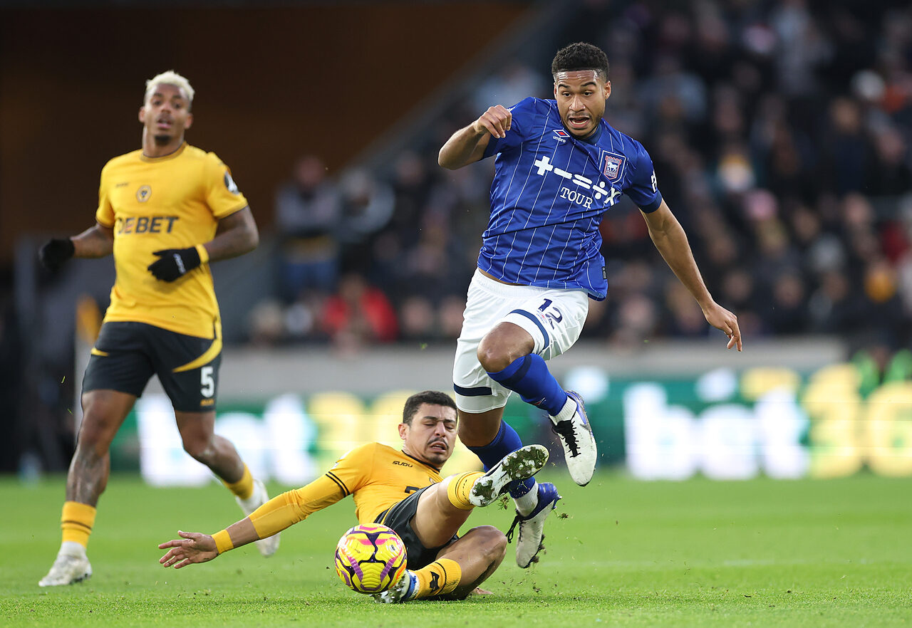 Jens Cajuste in azione con la maglia dell' Ipswich Town