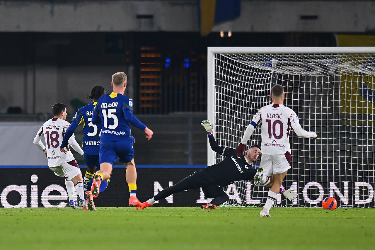 Hellas Verona Torino, Simeone batte Montipò