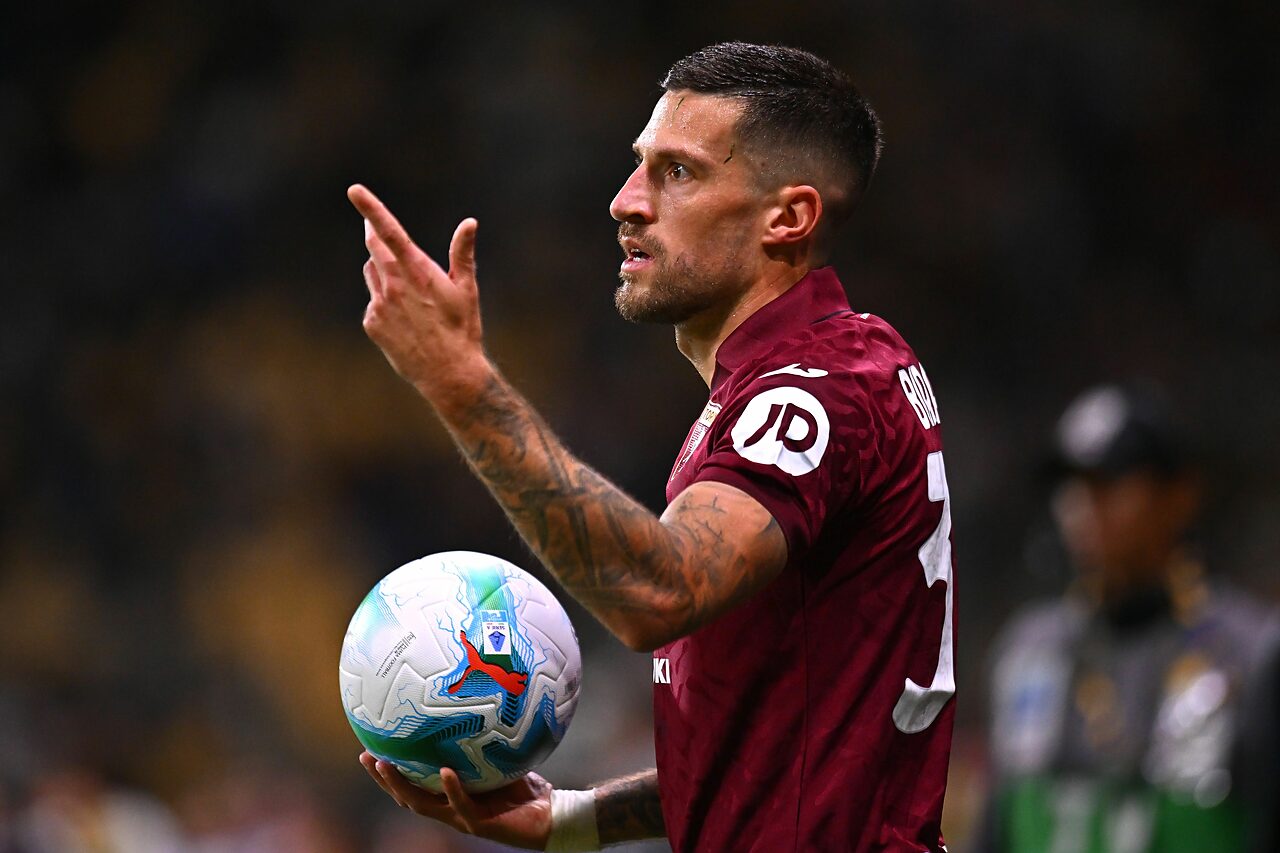 Polemica tra i tifosi del Torino dopo fascia capitano Biraghi