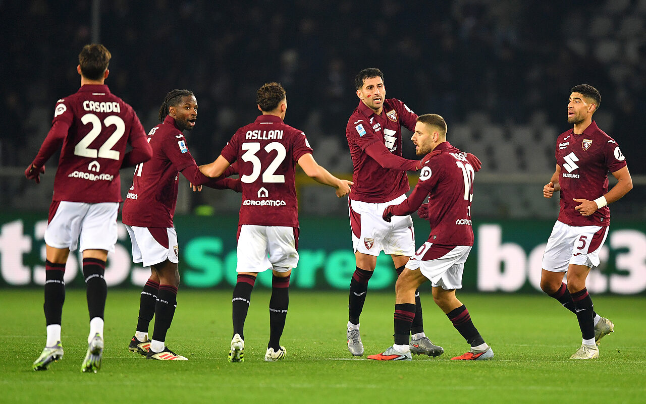 Torino esultanza squadra