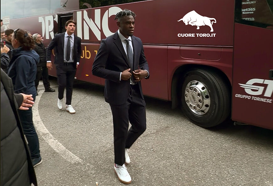 Superga, contestazione al Torino. Il video