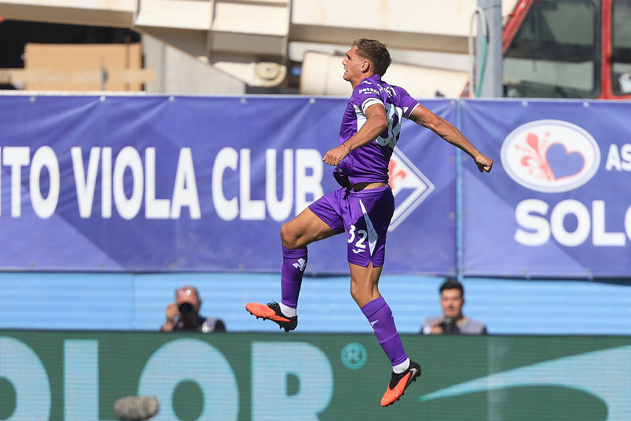Mateo Pellegrino esulta dopo il gol del vantaggio della Fiorentina contro il Torino