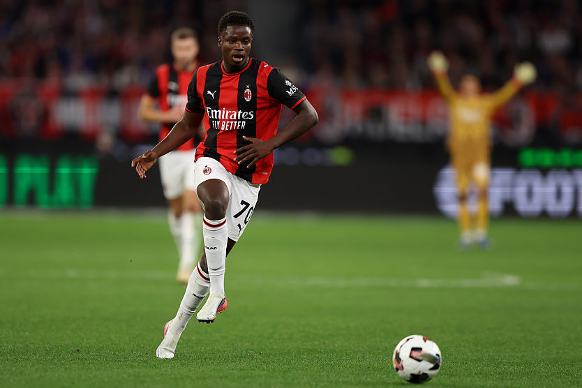 Alphadjo Cisse in azione con la maglia del Milan