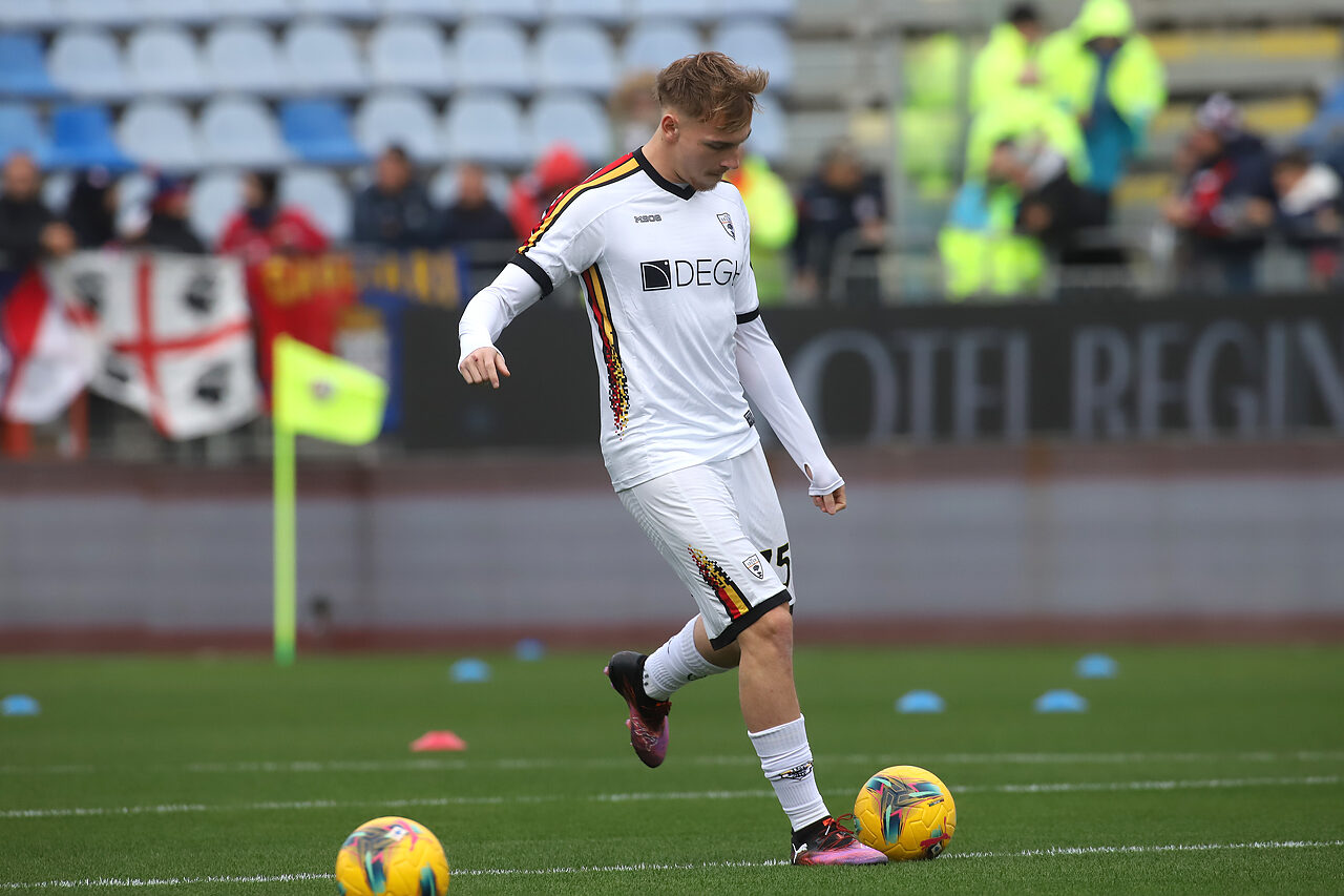 Balthazar Pierret in azione con la maglia del Lecce