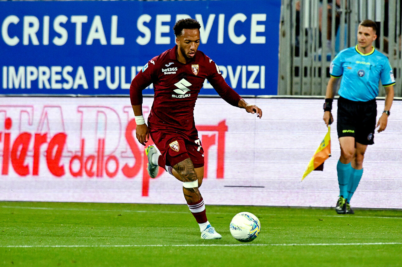 Enzo Ebosse in azione con la maglia del Torino FC